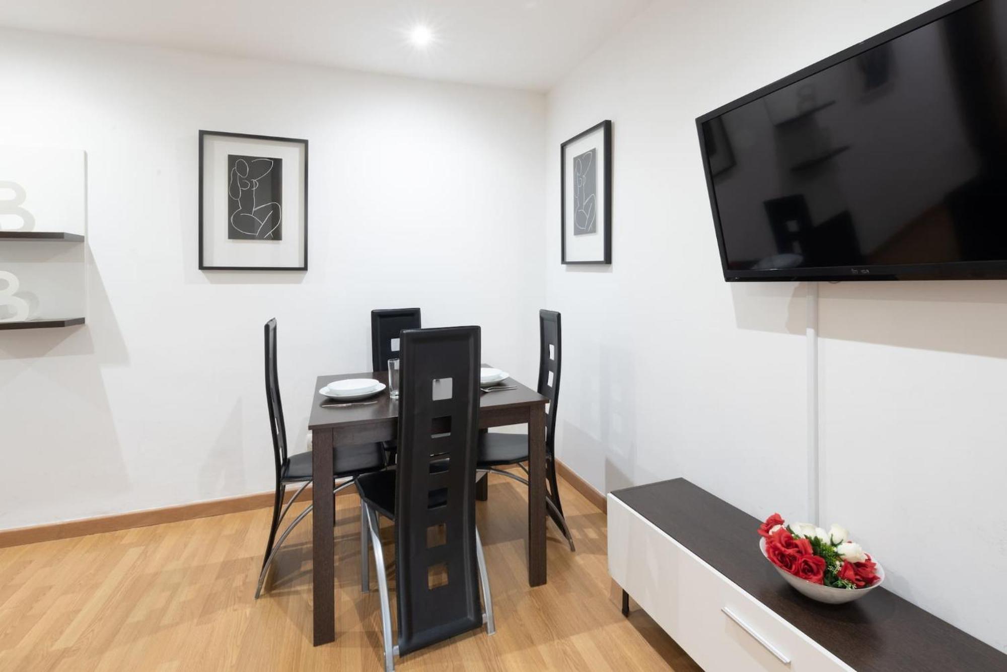 Apartamentos Day Madrid San Antonio Centro Gran Via Sol Malasana Eksteriør billede