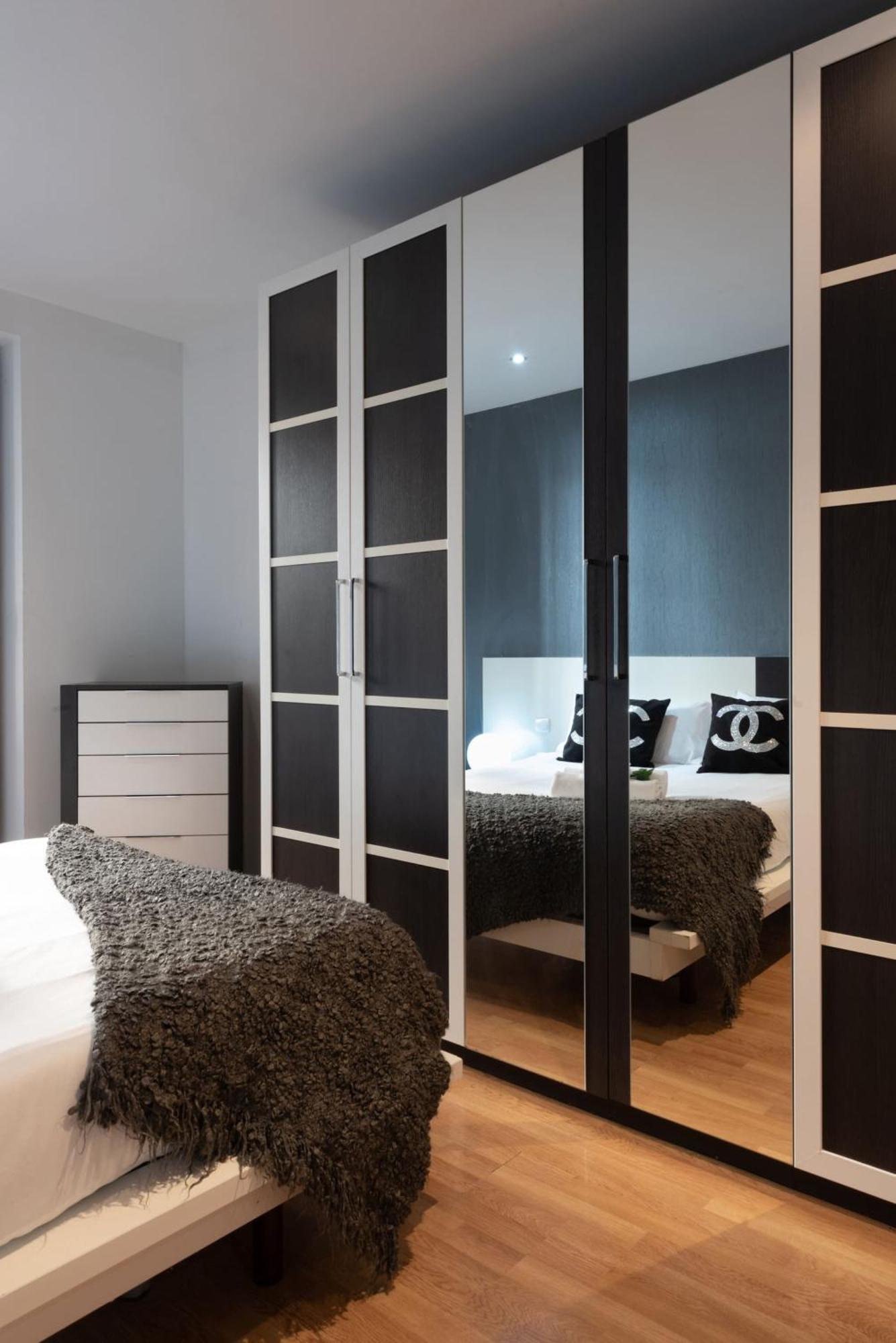 Apartamentos Day Madrid San Antonio Centro Gran Via Sol Malasana Eksteriør billede