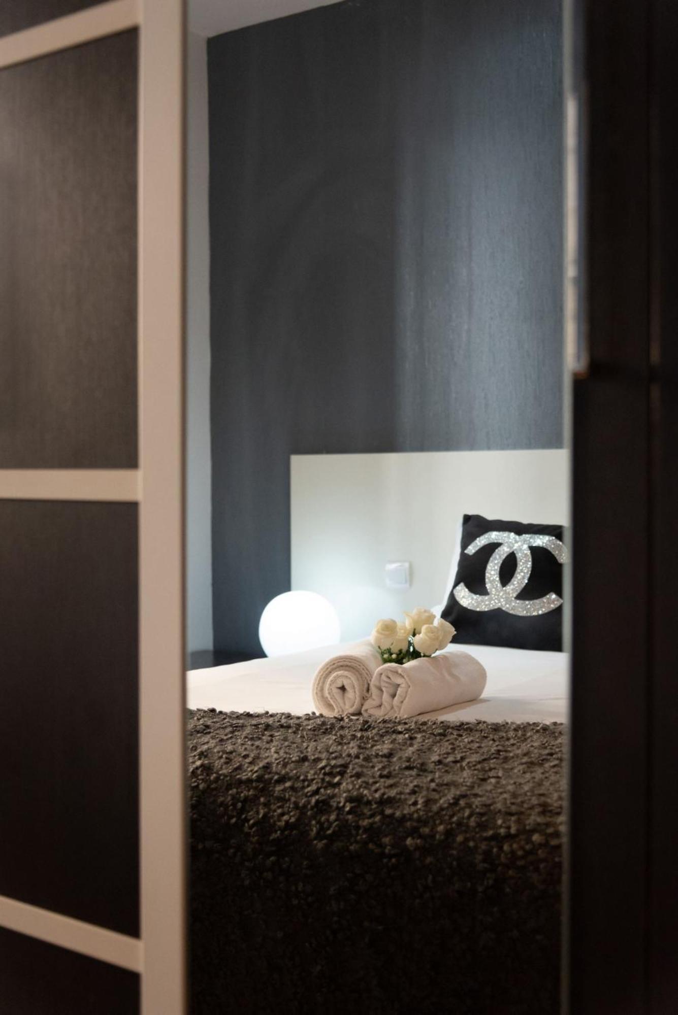 Apartamentos Day Madrid San Antonio Centro Gran Via Sol Malasana Eksteriør billede