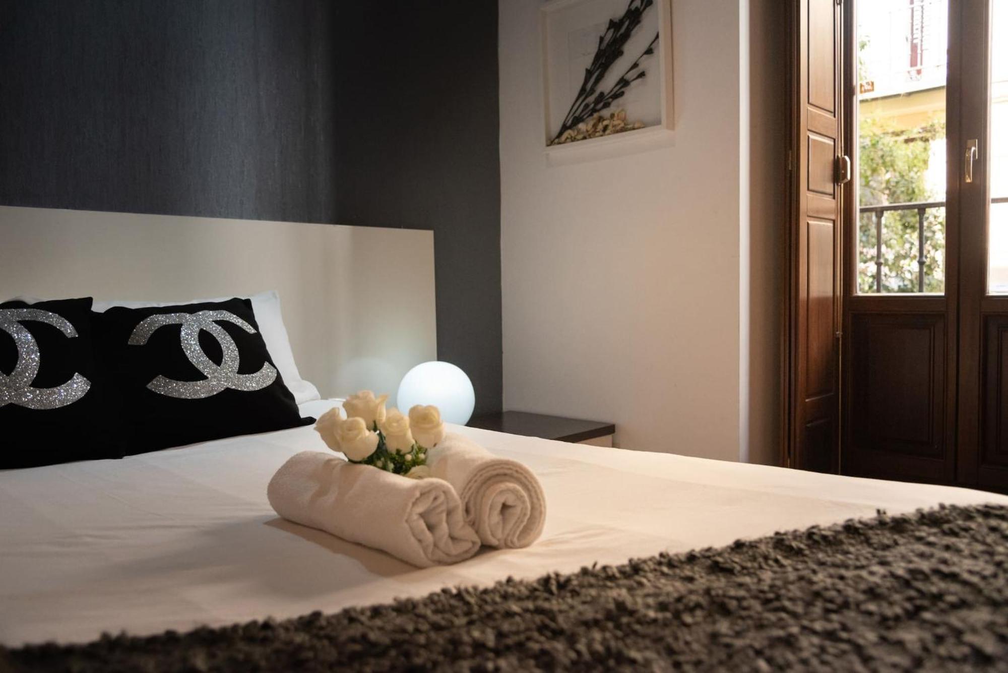 Apartamentos Day Madrid San Antonio Centro Gran Via Sol Malasana Eksteriør billede