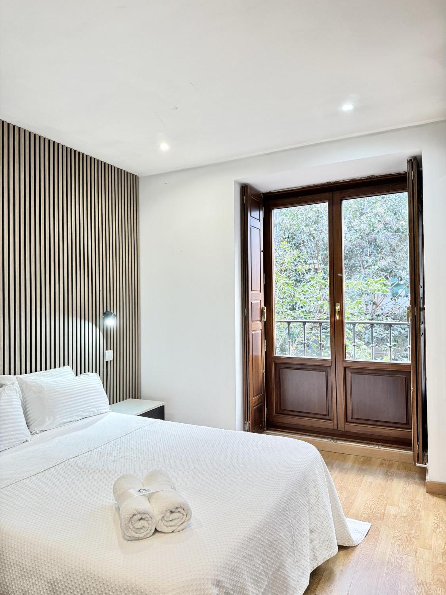 Apartamentos Day Madrid San Antonio Centro Gran Via Sol Malasana Eksteriør billede